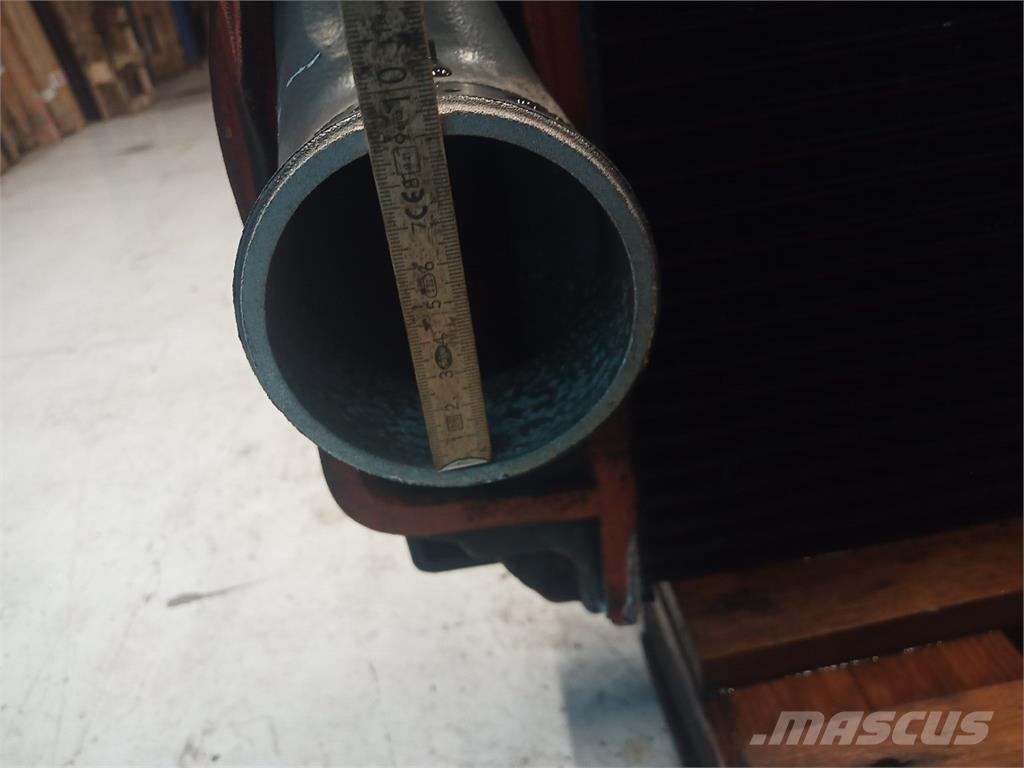 CASE 8010 라디에이터