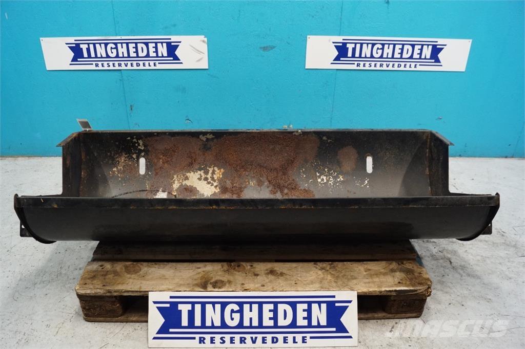 CASE 8010 모래(염화칼슘) 살포기