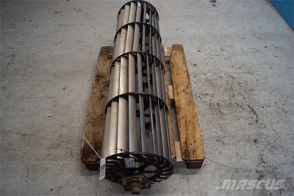 CASE 8010 모래(염화칼슘) 살포기