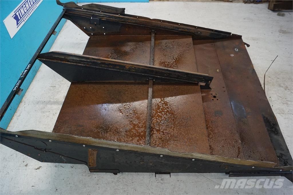 CASE 8010 모래(염화칼슘) 살포기