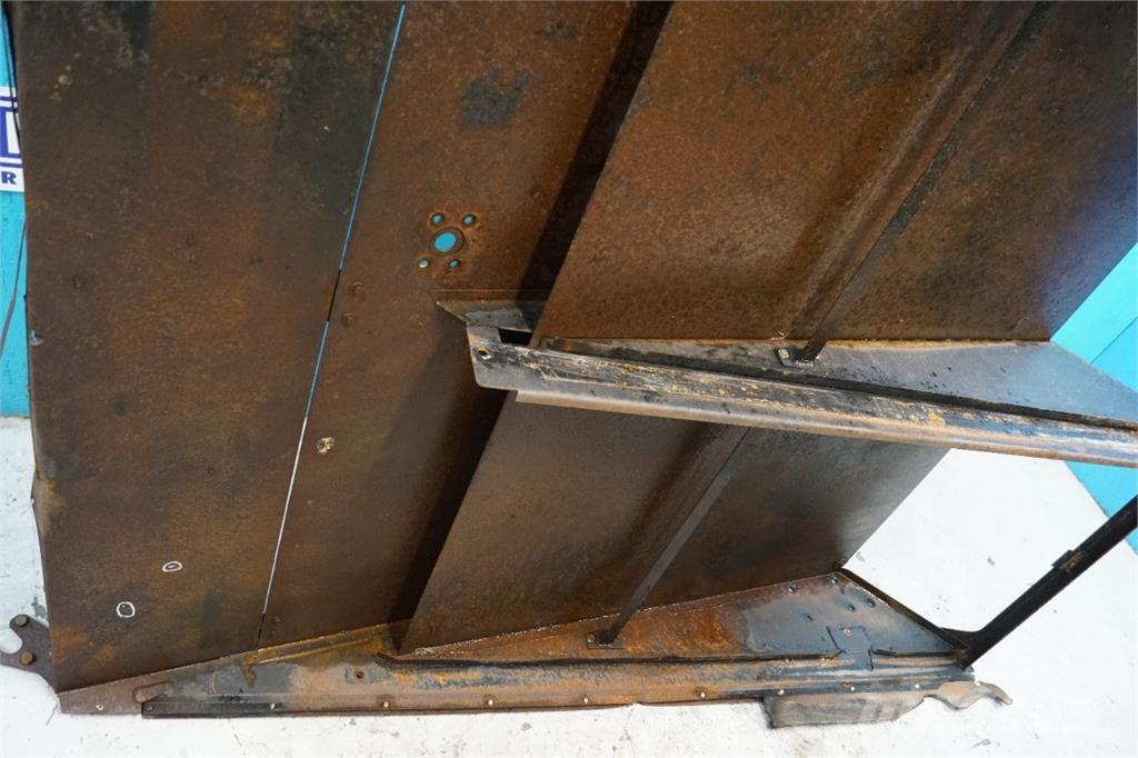 CASE 8010 모래(염화칼슘) 살포기