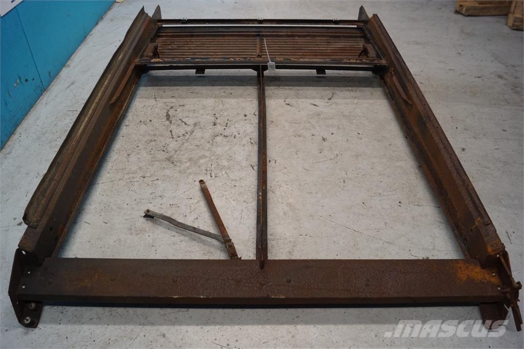 CASE 8010 모래(염화칼슘) 살포기