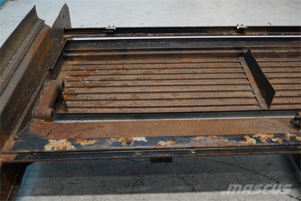 CASE 8010 모래(염화칼슘) 살포기