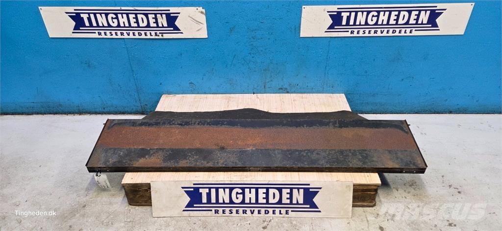 CASE 8010 모래(염화칼슘) 살포기