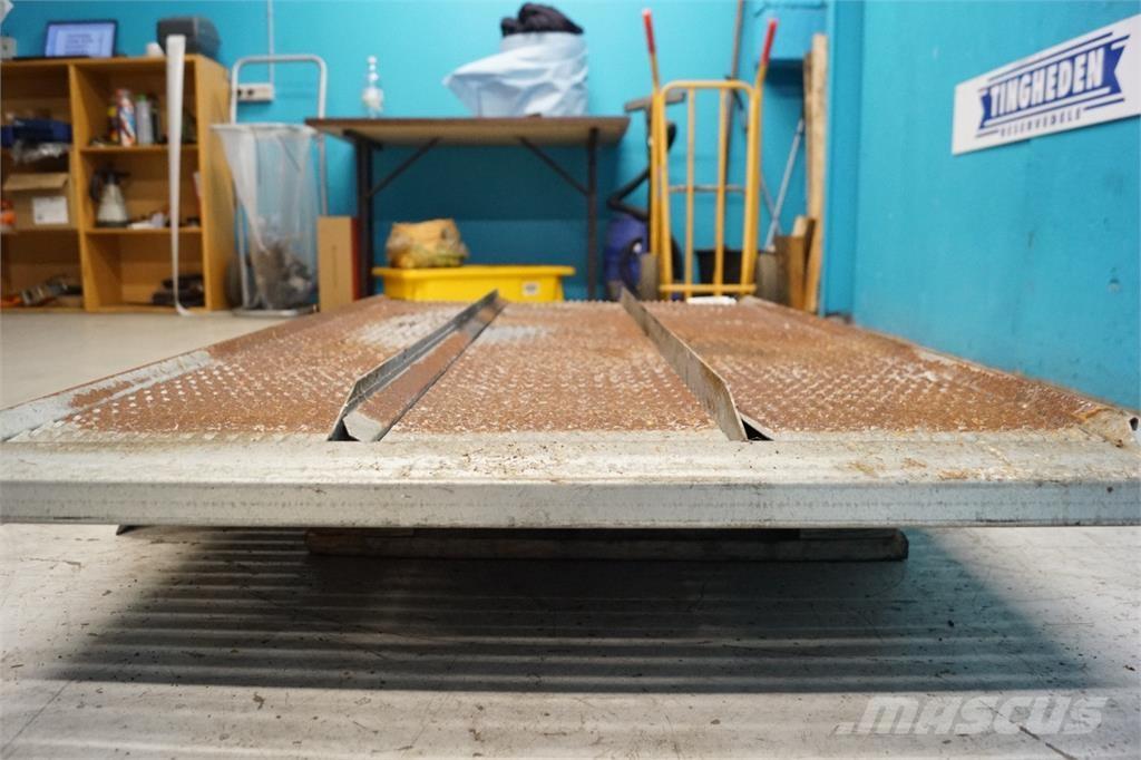 CASE 9230 모래(염화칼슘) 살포기