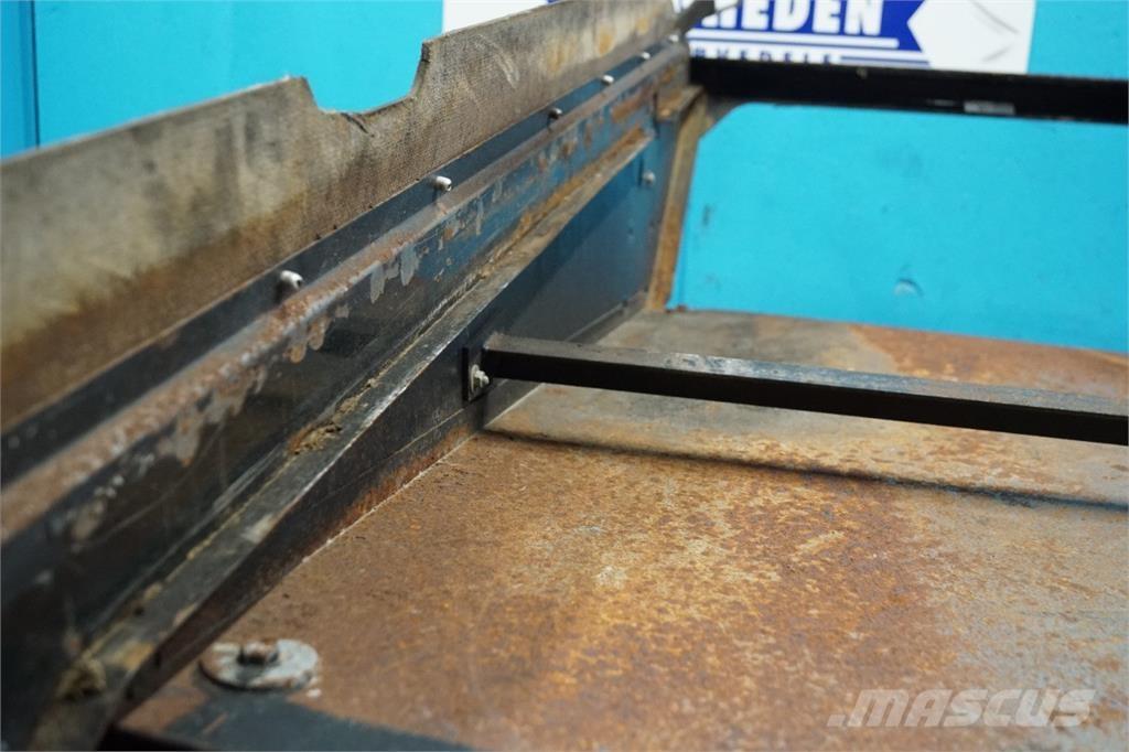 CASE 9230 모래(염화칼슘) 살포기