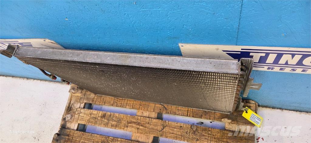 CASE 9240 라디에이터