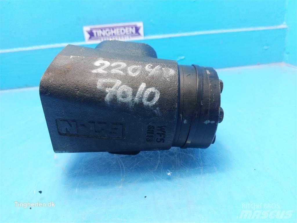 Case IH 7010 유압식 기계