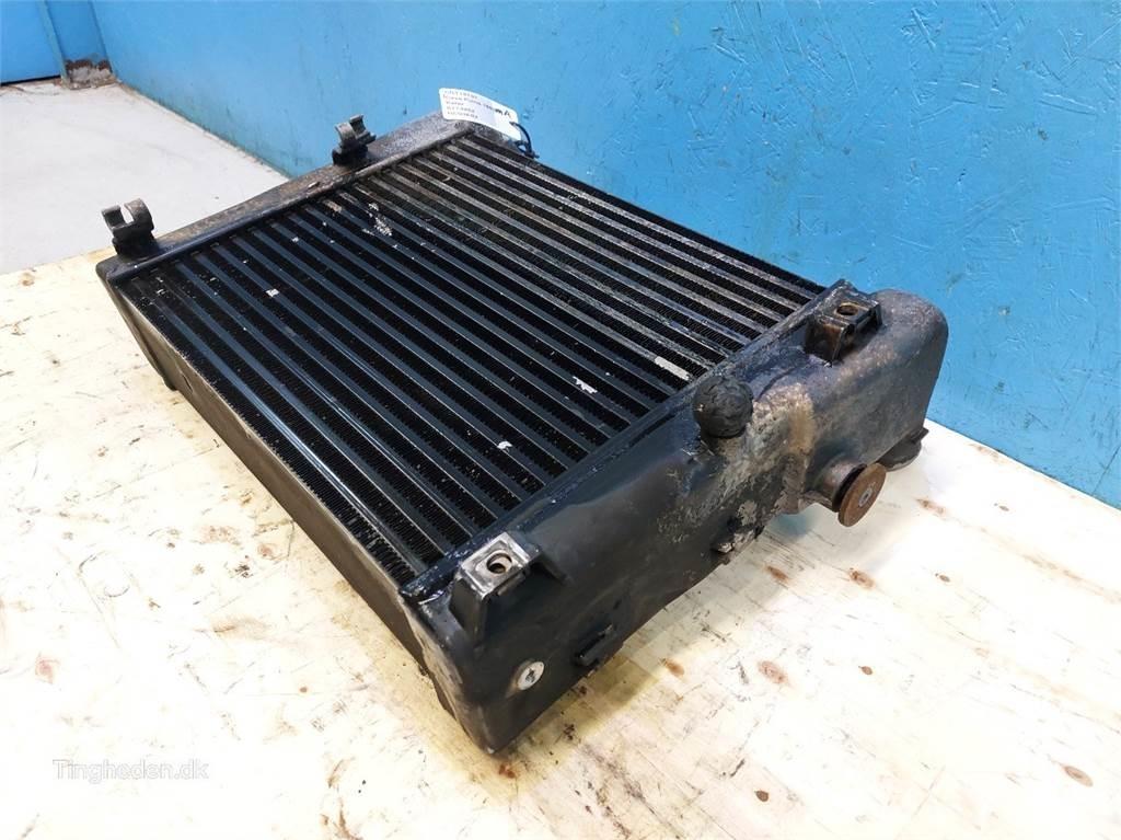 CASE Puma 185 라디에이터