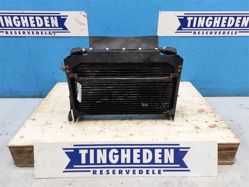 CASE Puma 185 라디에이터