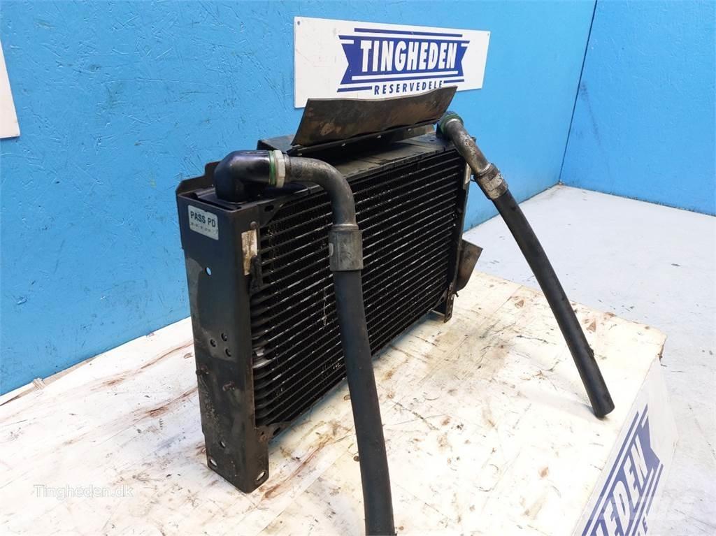 CASE Puma 185 라디에이터