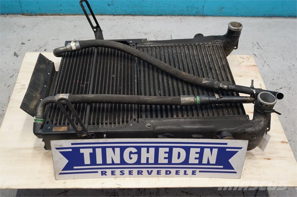 CASE Puma 200 라디에이터