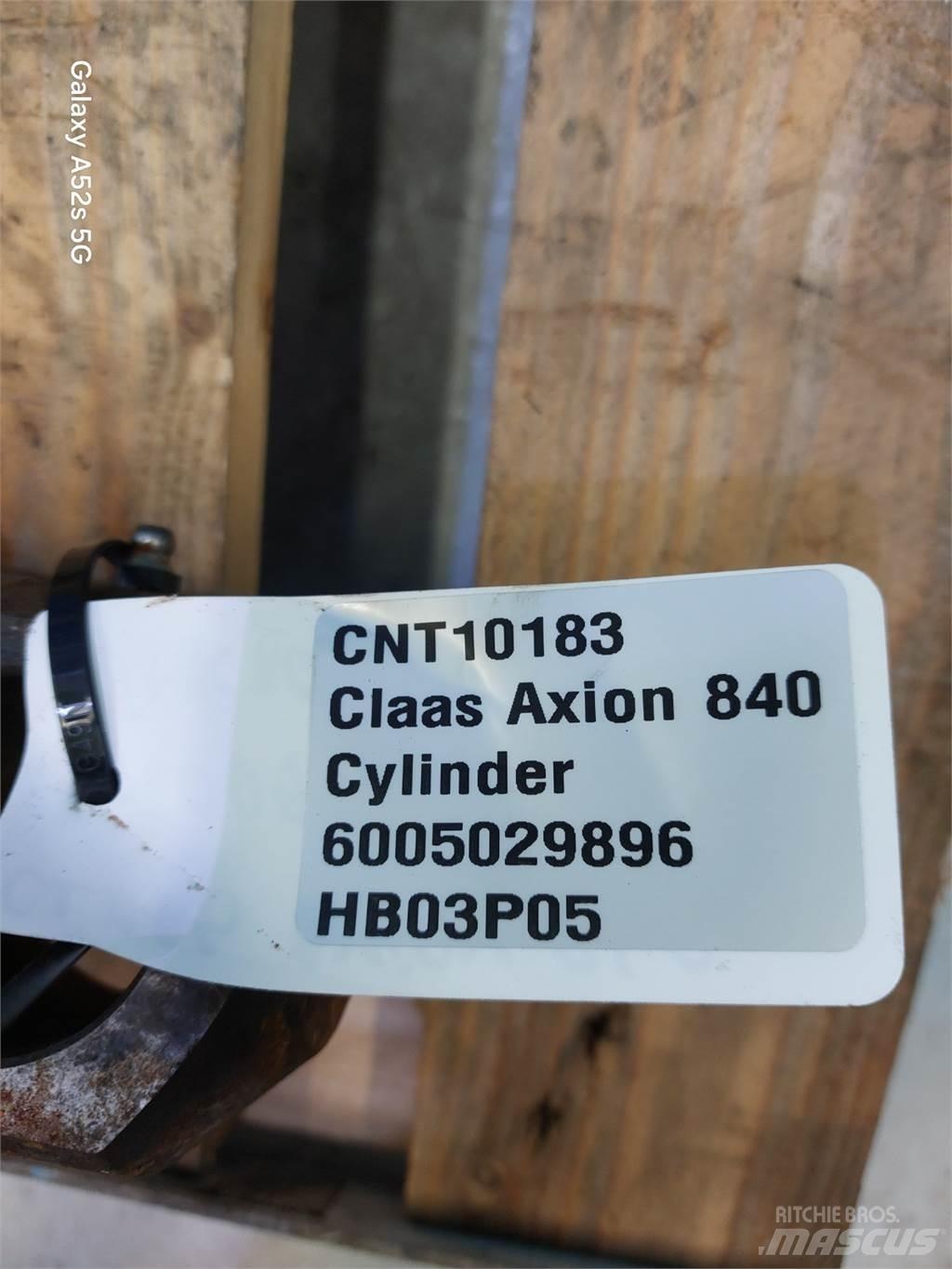 CLAAS Axion 840 유압식 기계