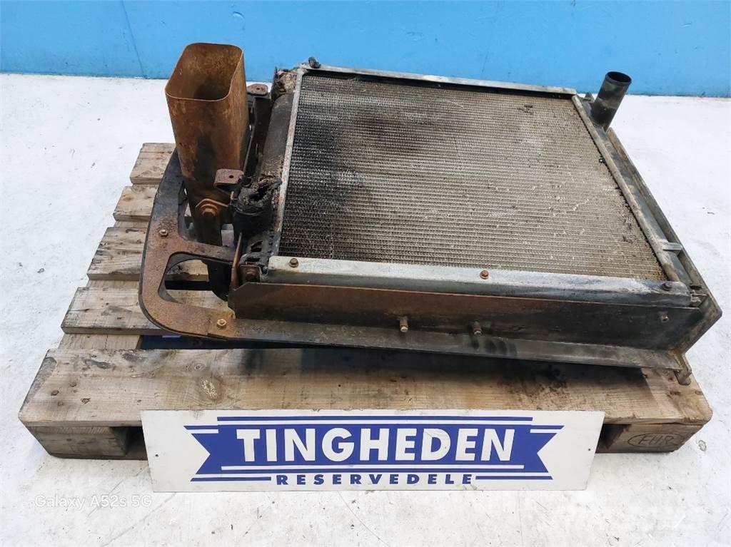 CLAAS Axion 840 라디에이터