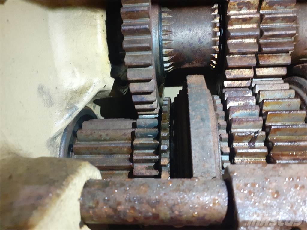 Deutz 4075 트랜스미션