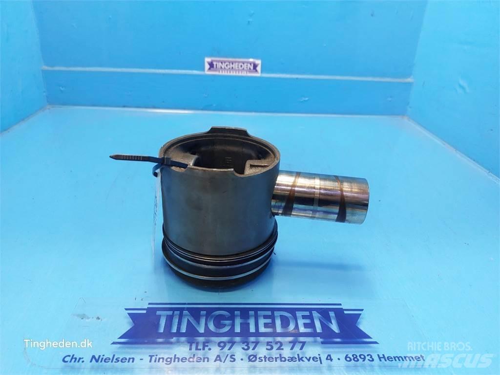 Ford 678 HT 엔진