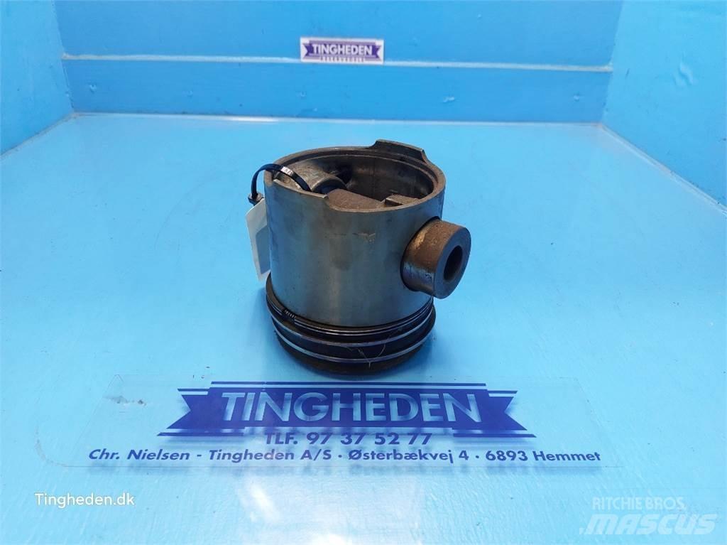 Ford 678 HT 엔진