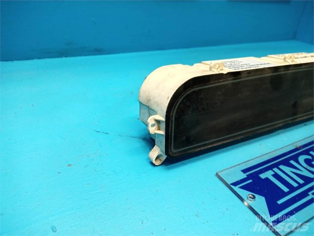 Ford 8210 일렉트로닉스