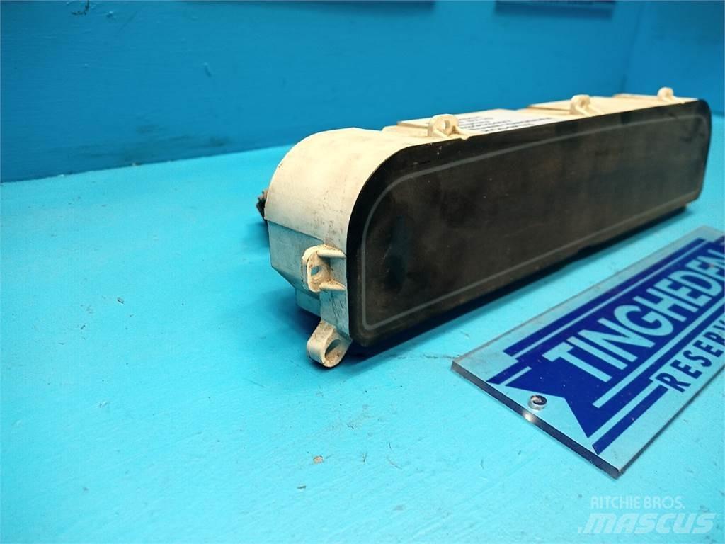 Ford 8210 일렉트로닉스