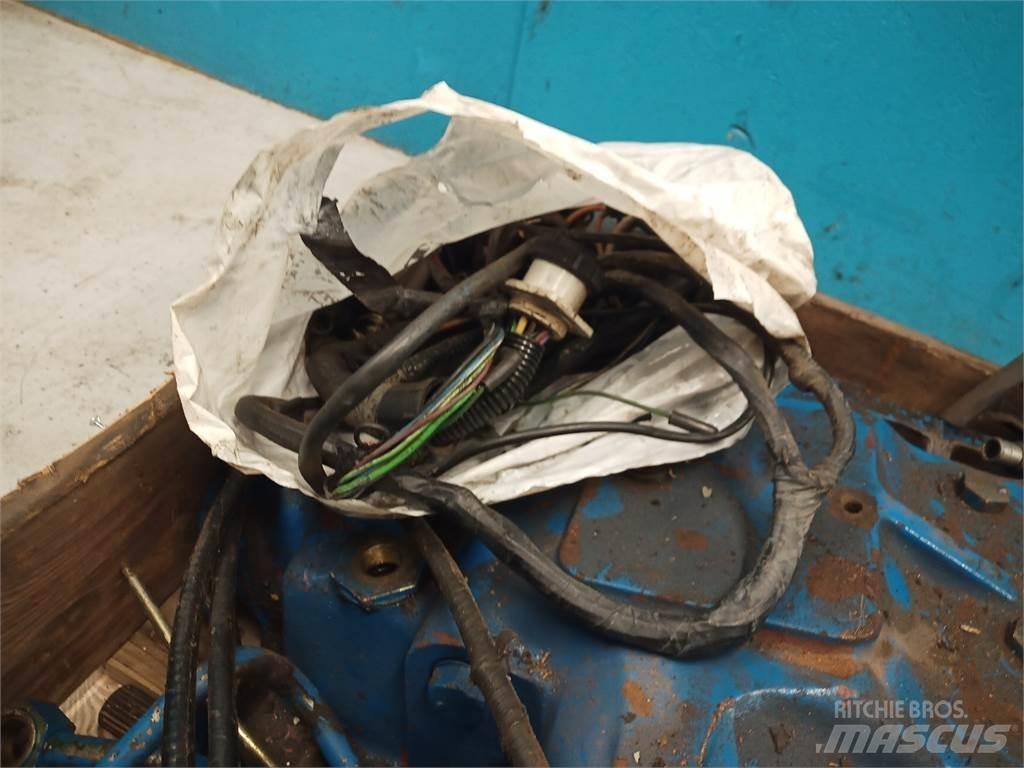 Ford 8210 트랜스미션