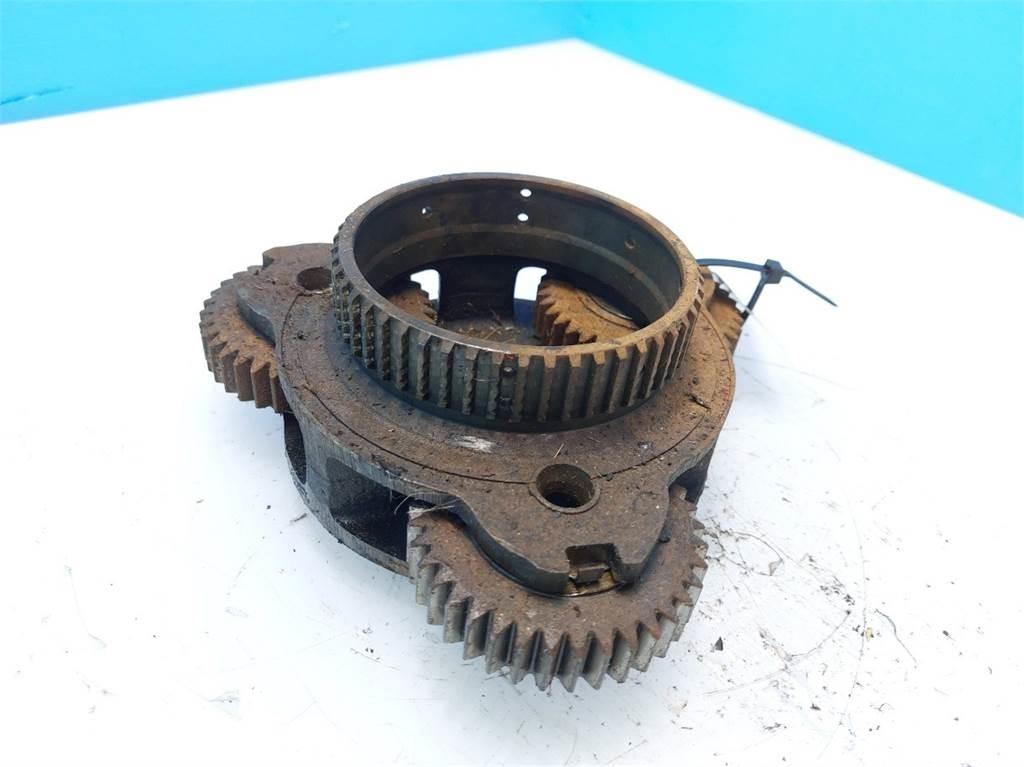 Ford 8210 트랜스미션