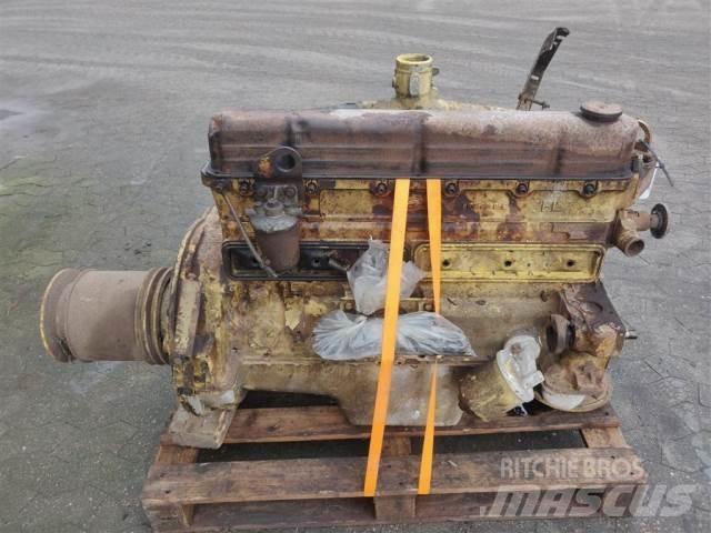 Ford Trader 590E 엔진