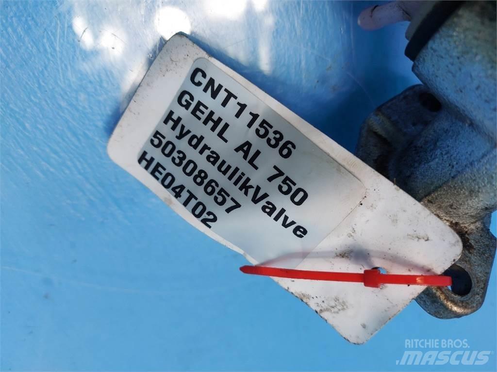 Gehl AL750 유압식 기계