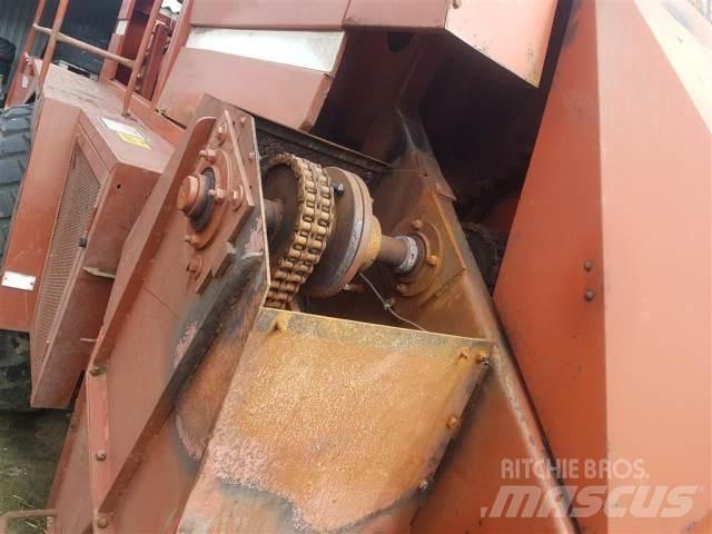 Hesston 4700 각형 곤포기
