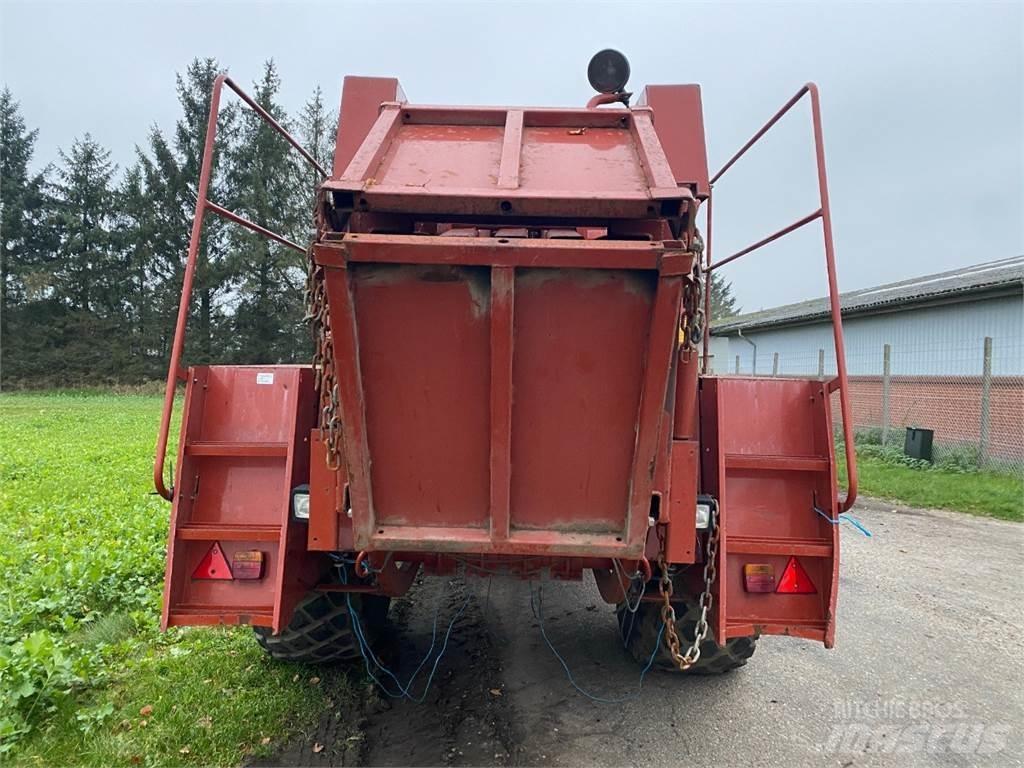 Hesston 4700 각형 곤포기