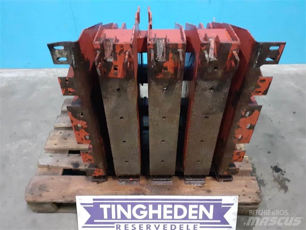 Hesston 4700 기타 목초 수확용 장비