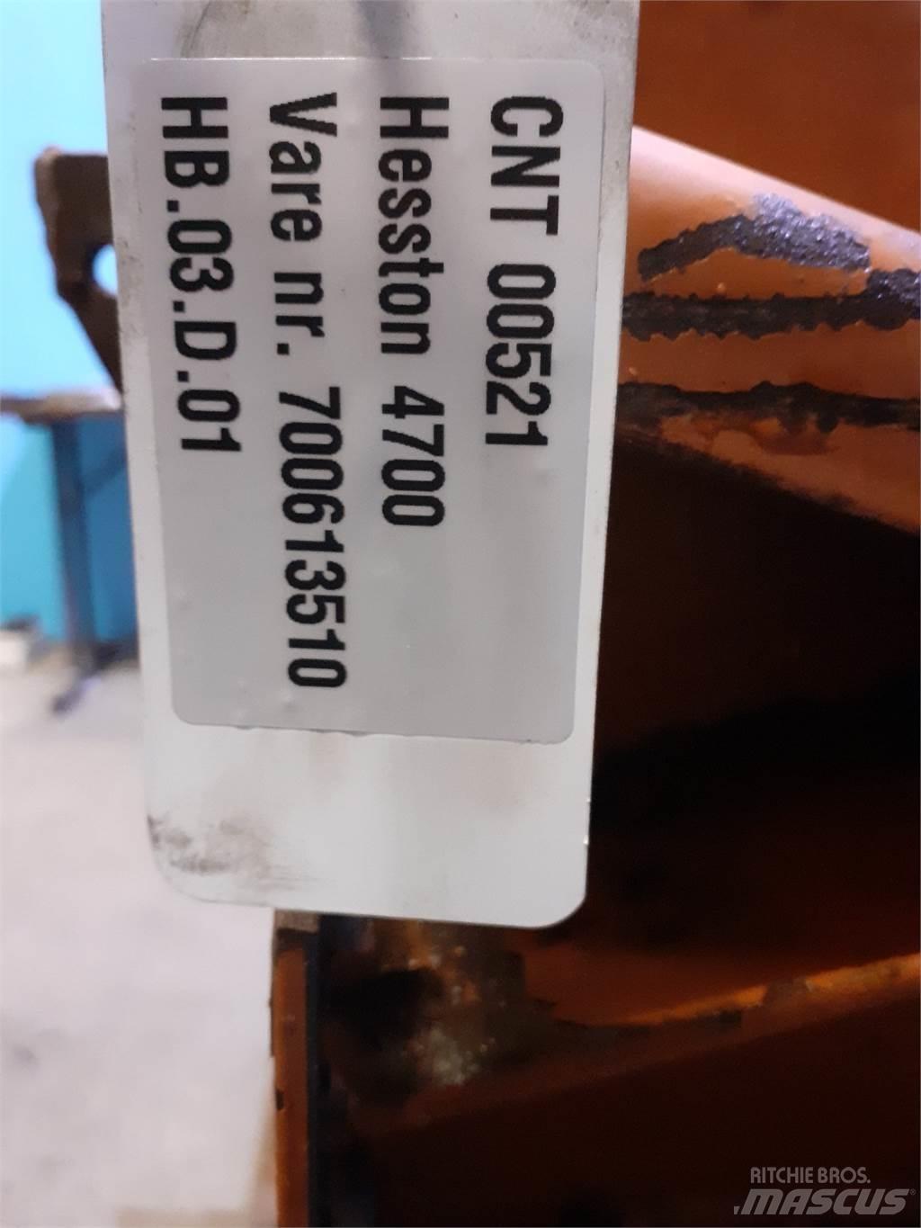 Hesston 4700 기타 목초 수확용 장비
