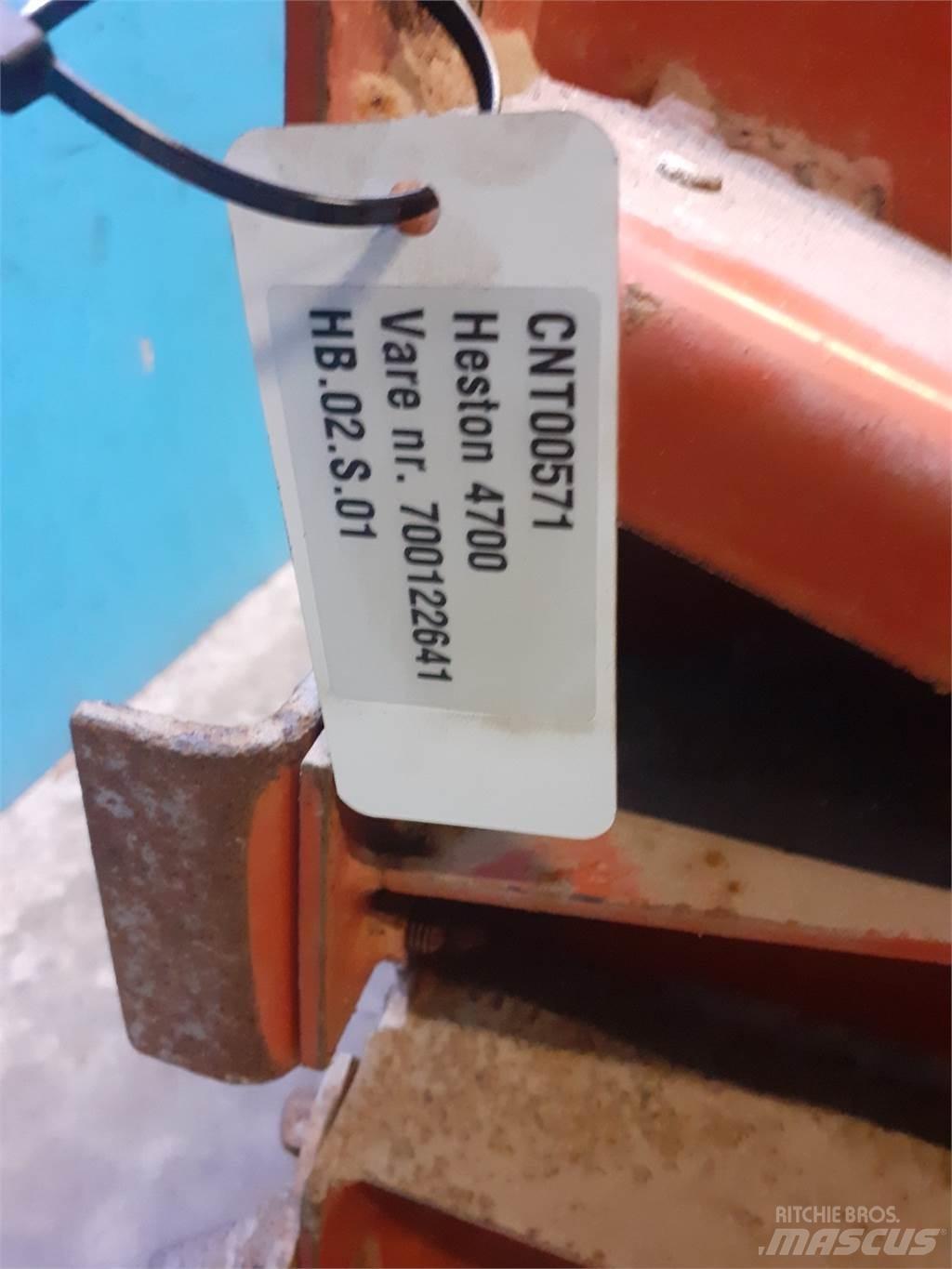 Hesston 4700 기타 목초 수확용 장비