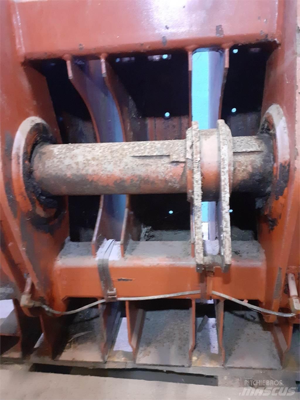 Hesston 4700 기타 목초 수확용 장비