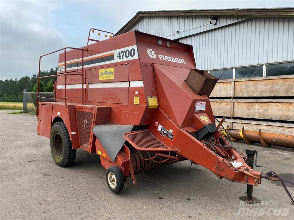 Hesston 4700 각형 곤포기