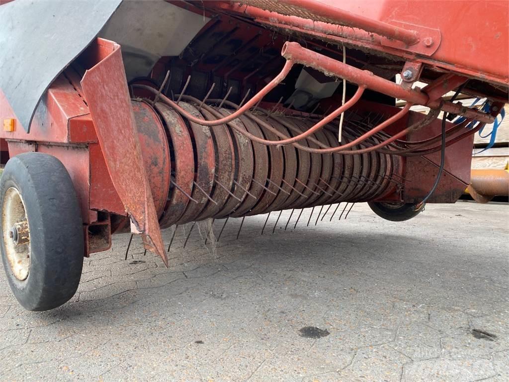 Hesston 4700 각형 곤포기