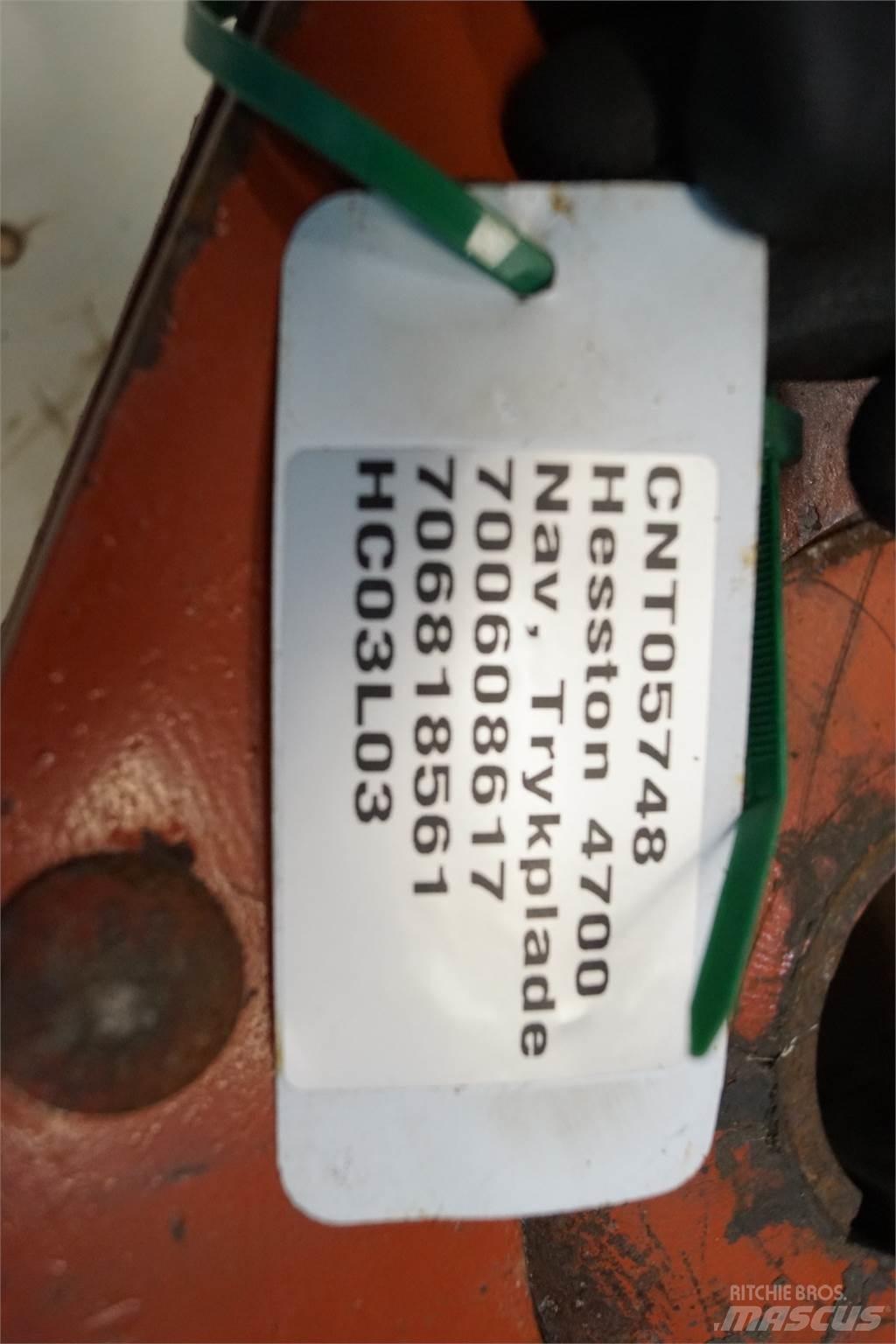 Hesston 4700 기타 목초 수확용 장비