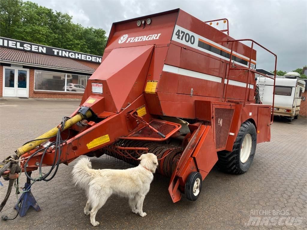 Hesston 4700 각형 곤포기