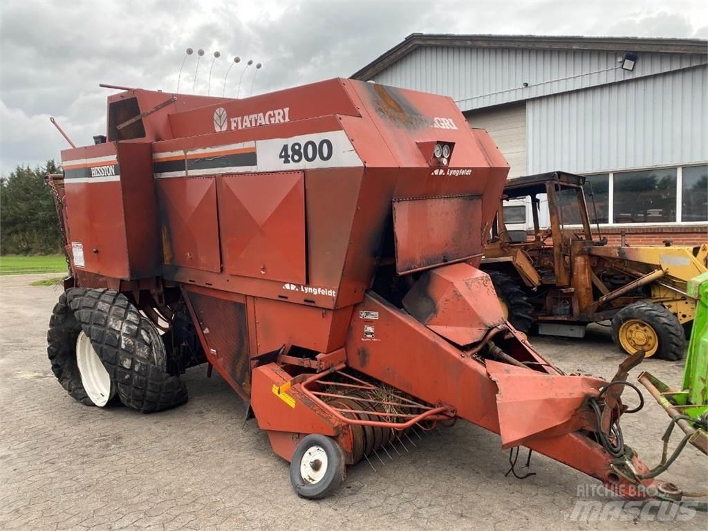 Hesston 4800 각형 곤포기