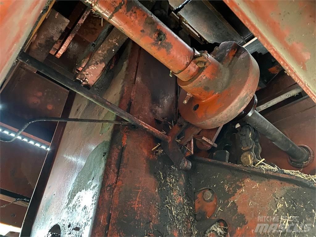 Hesston 4800 각형 곤포기