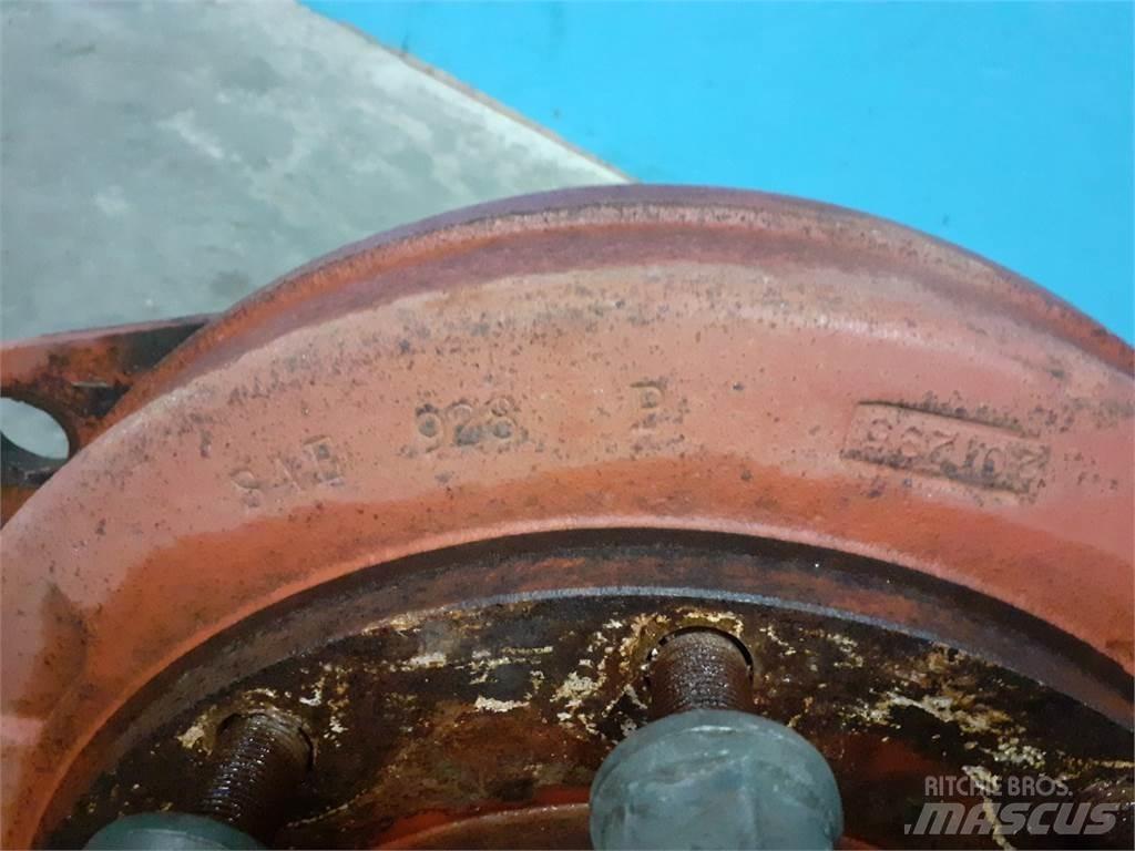 Hesston 4900 차축