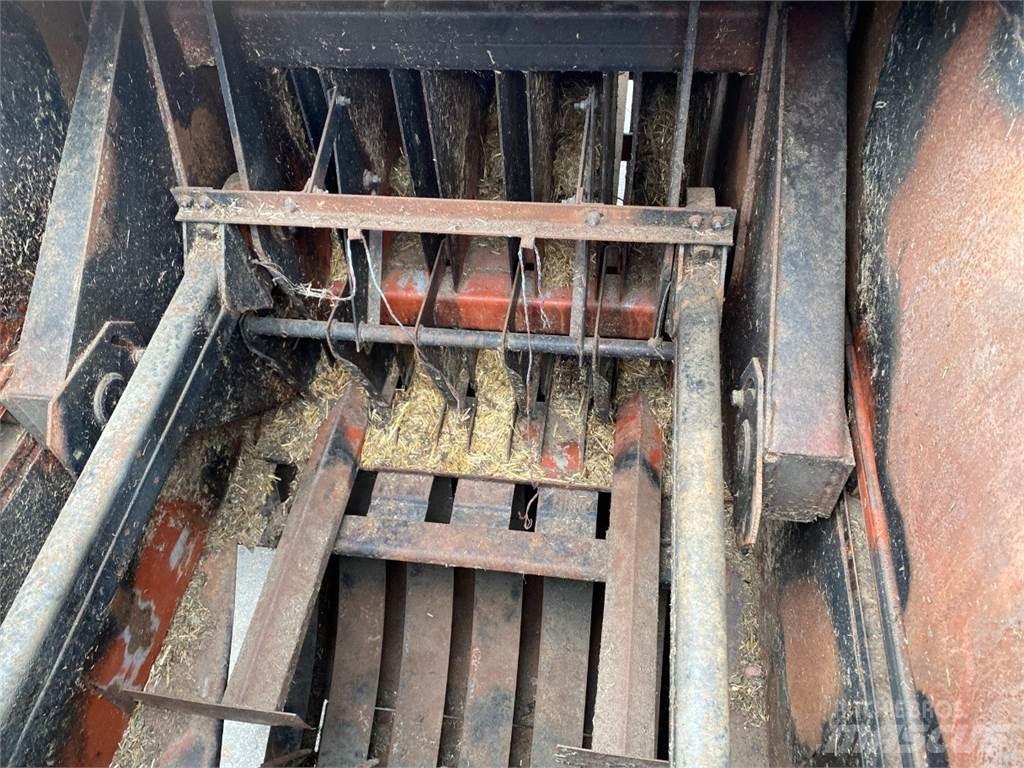 Hesston 4900 각형 곤포기