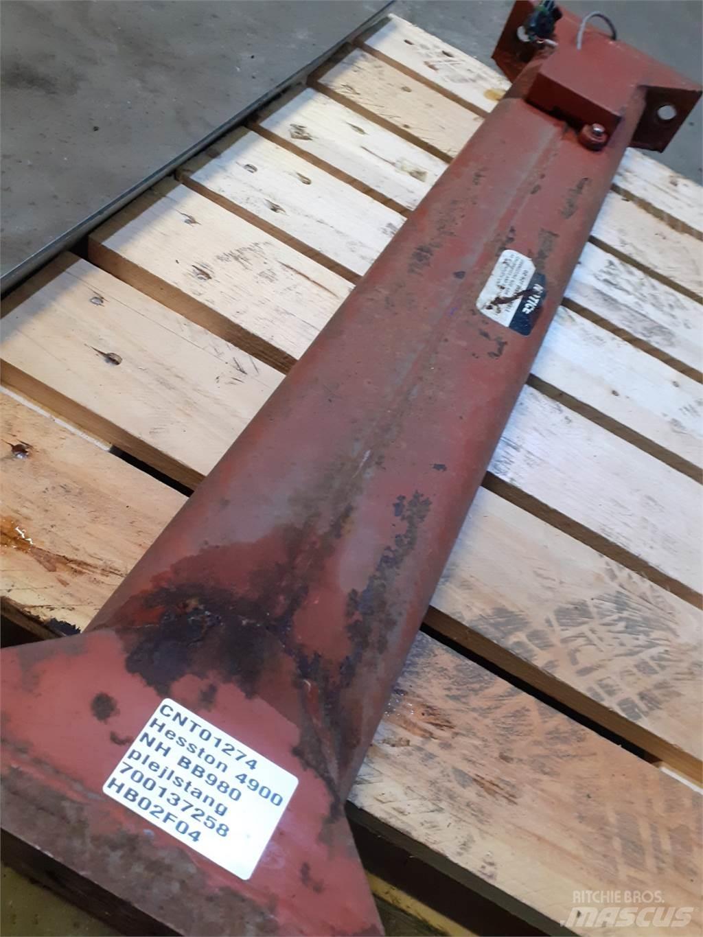Hesston 4900 기타 목초 수확용 장비