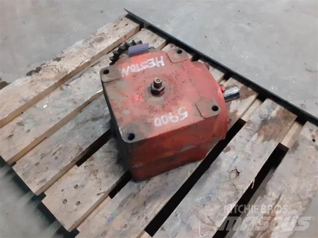 Hesston 5700 트랜스미션