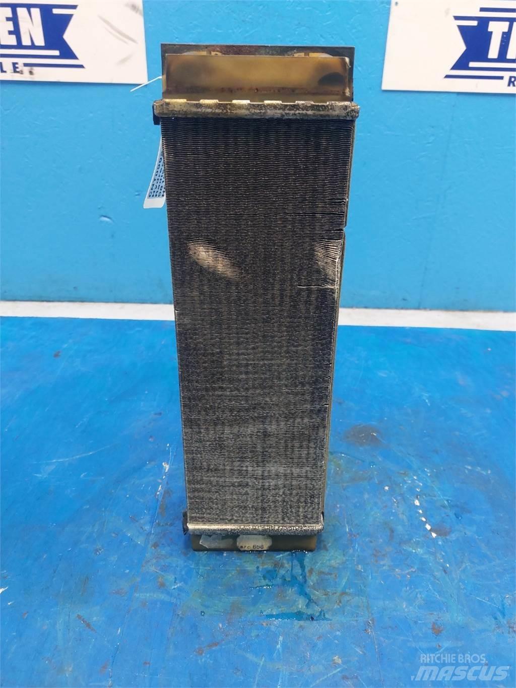 Hydrema 906B 라디에이터