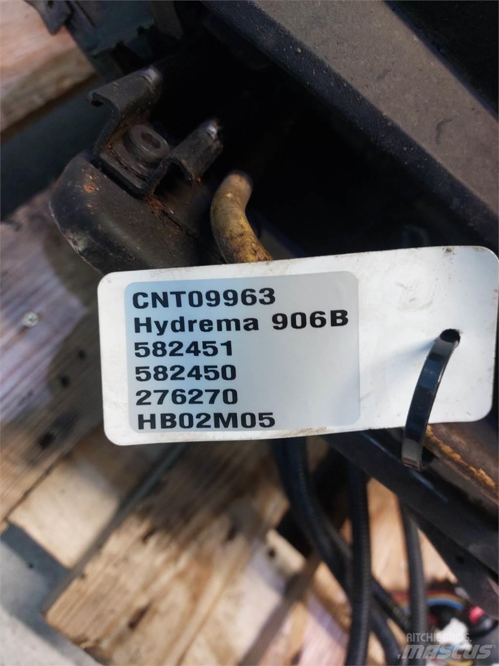 Hydrema 906B 캐빈 및 인테리어
