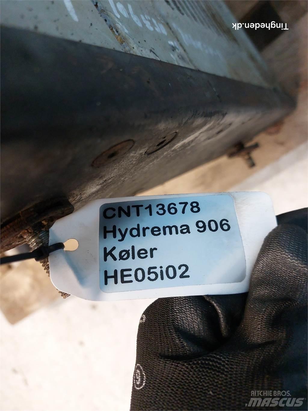 Hydrema 906C 라디에이터