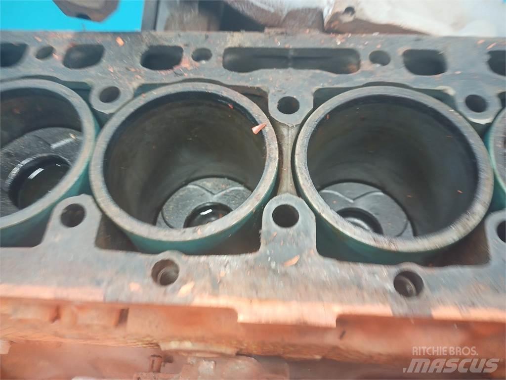 Iveco 8361 엔진