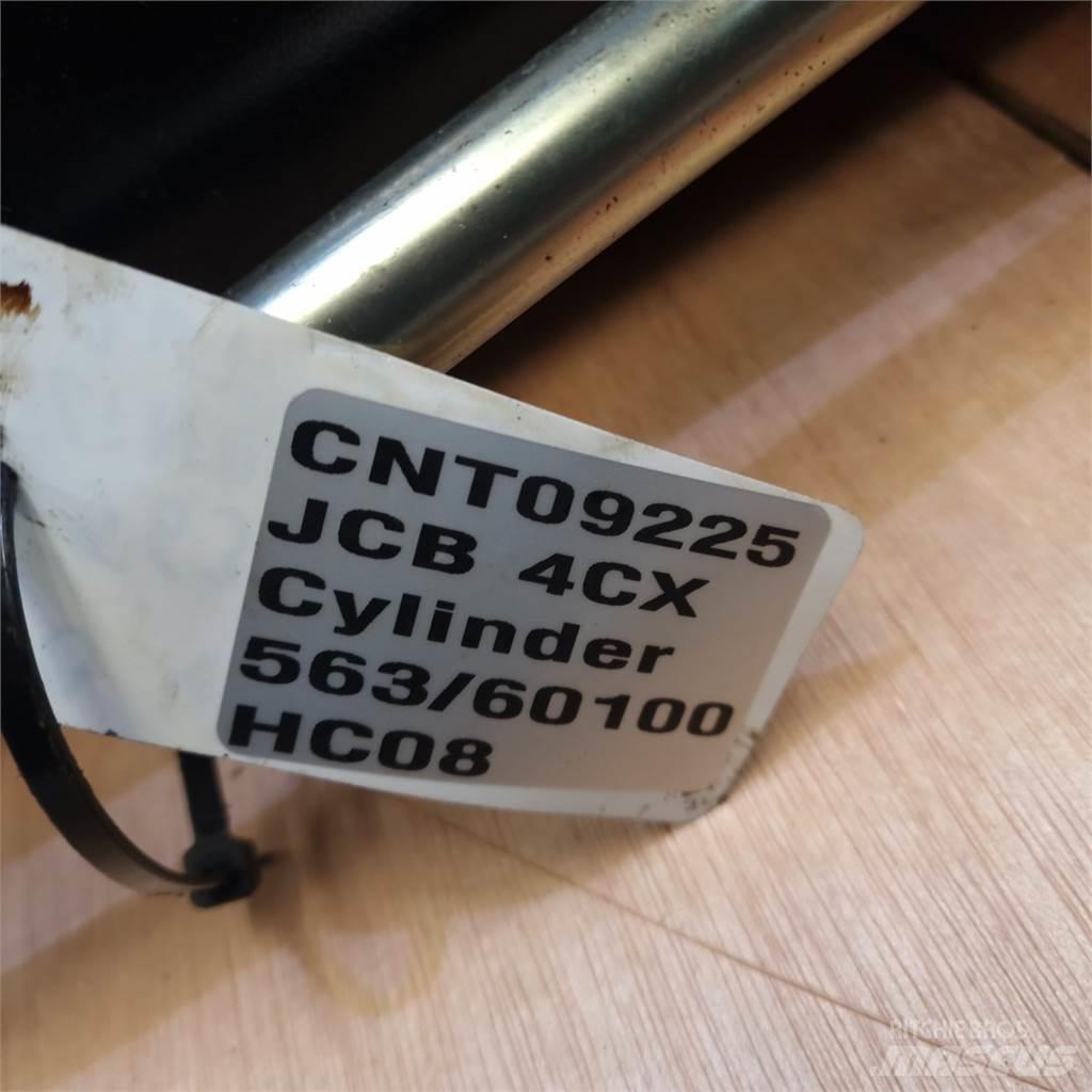 JCB 4CX 유압식 기계
