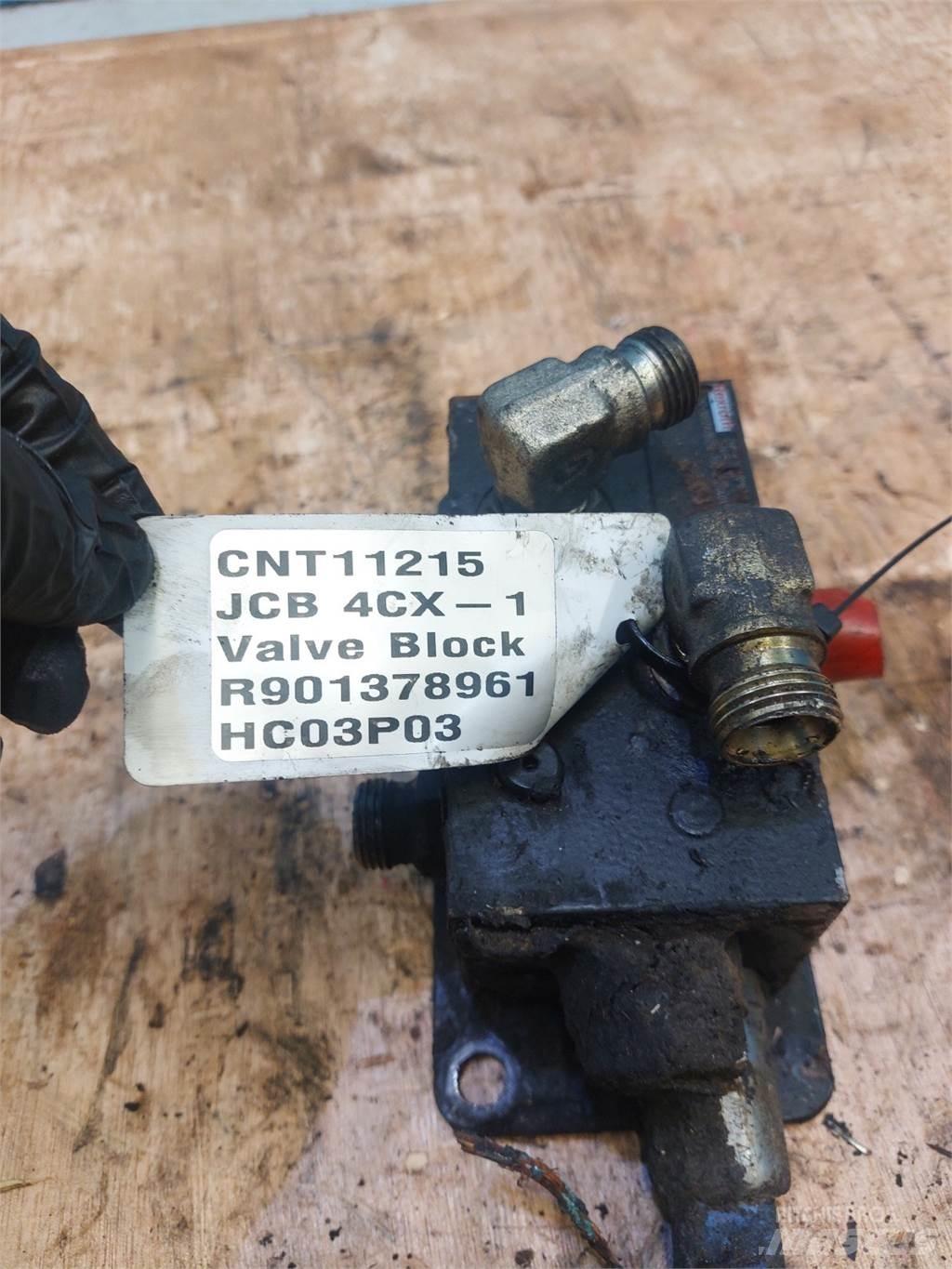 JCB 4CX 유압식 기계