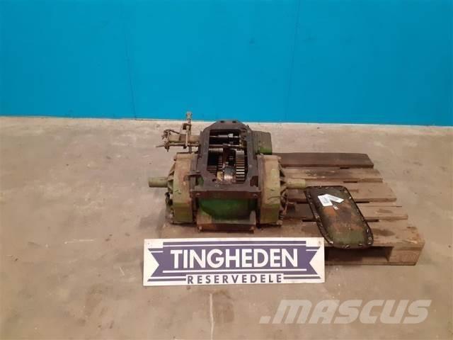 John Deere 1075 트랜스미션